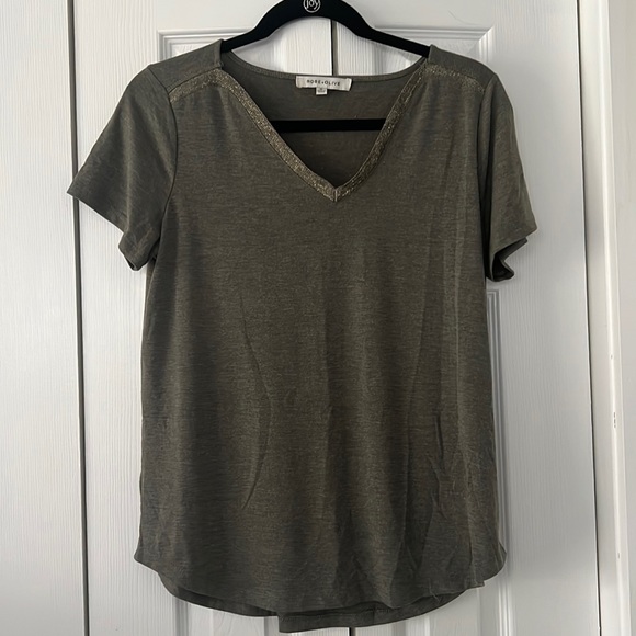 Rose & Olive Tops - Rose & Olive T-Shirt